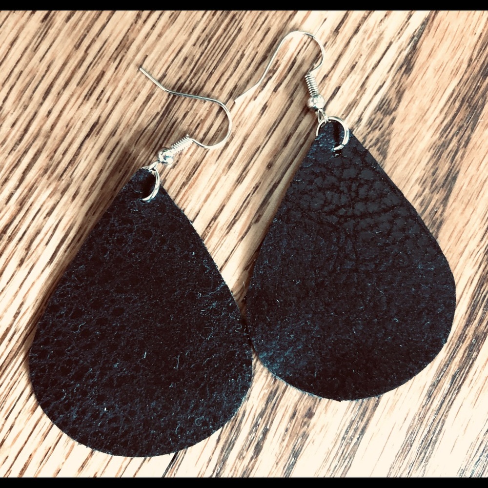 Black leatherette earrings